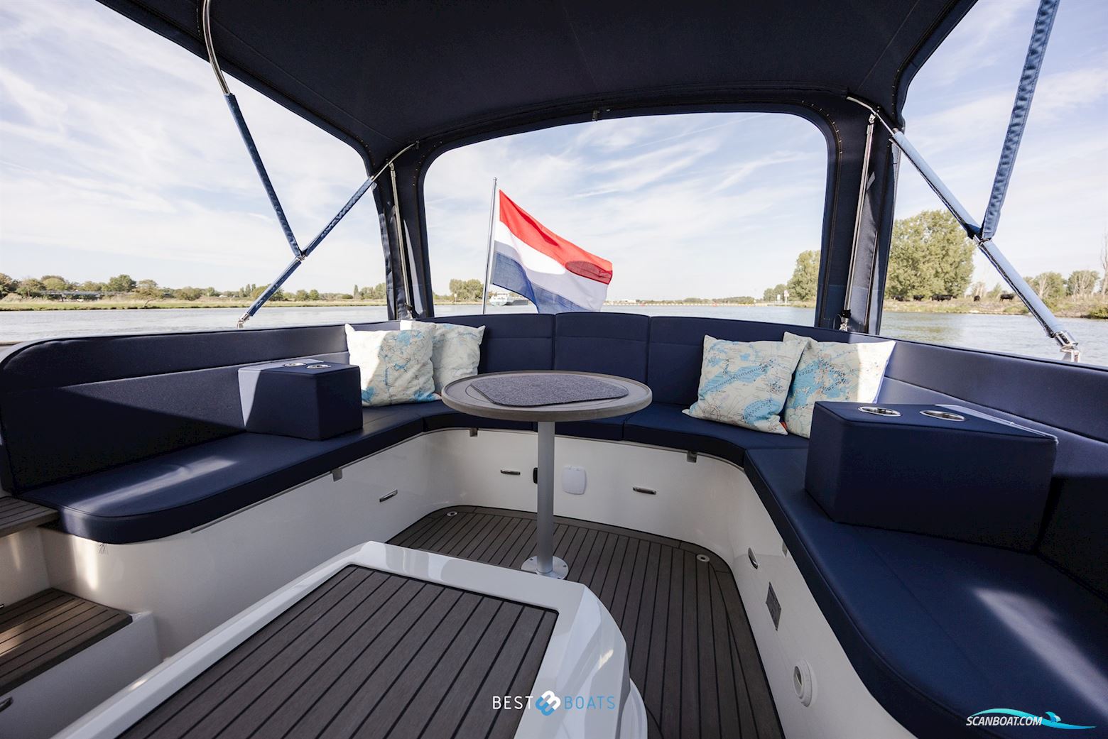 Antaris Seventy7 Cabin