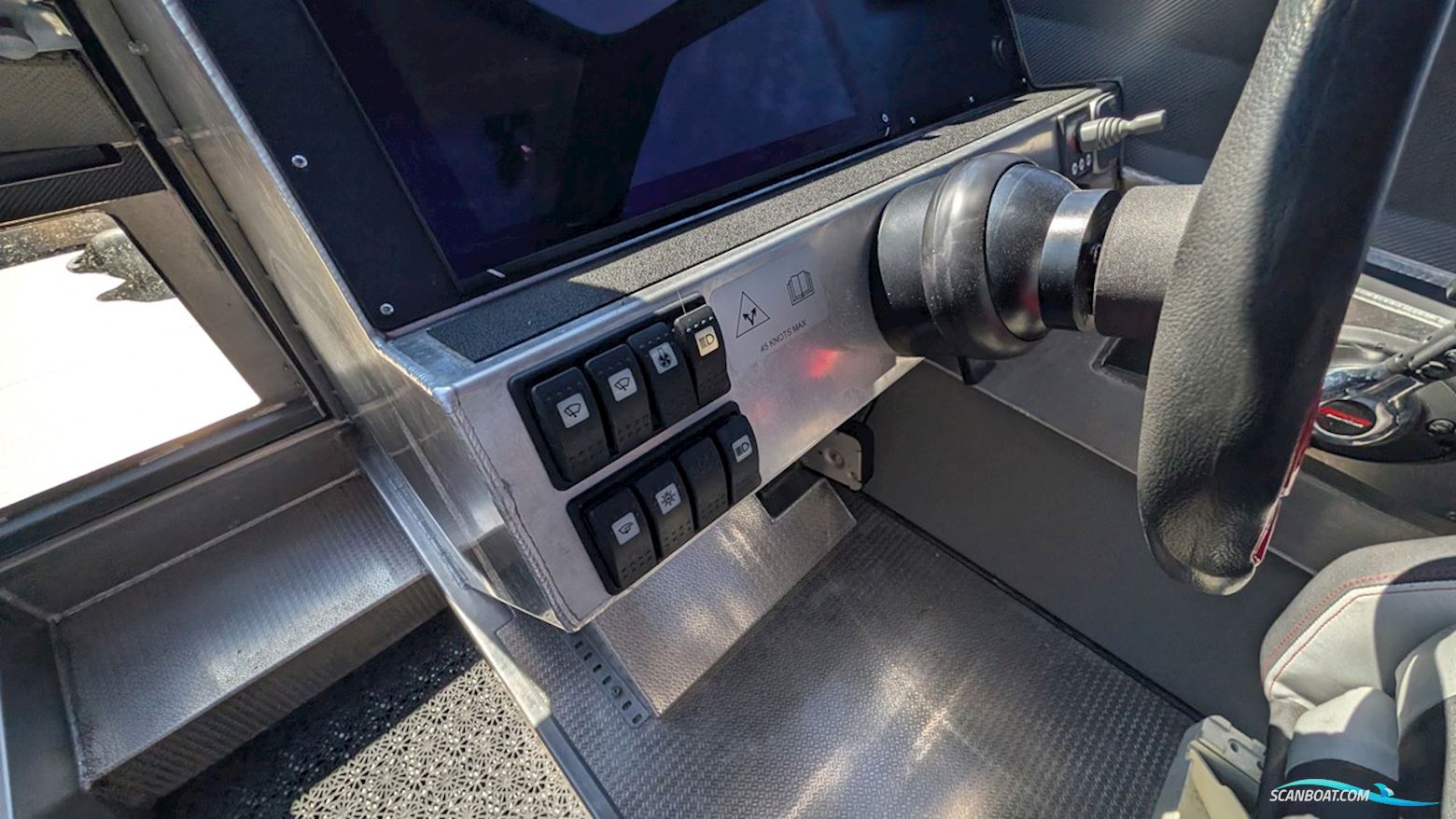 ANYTEC 747 CAB