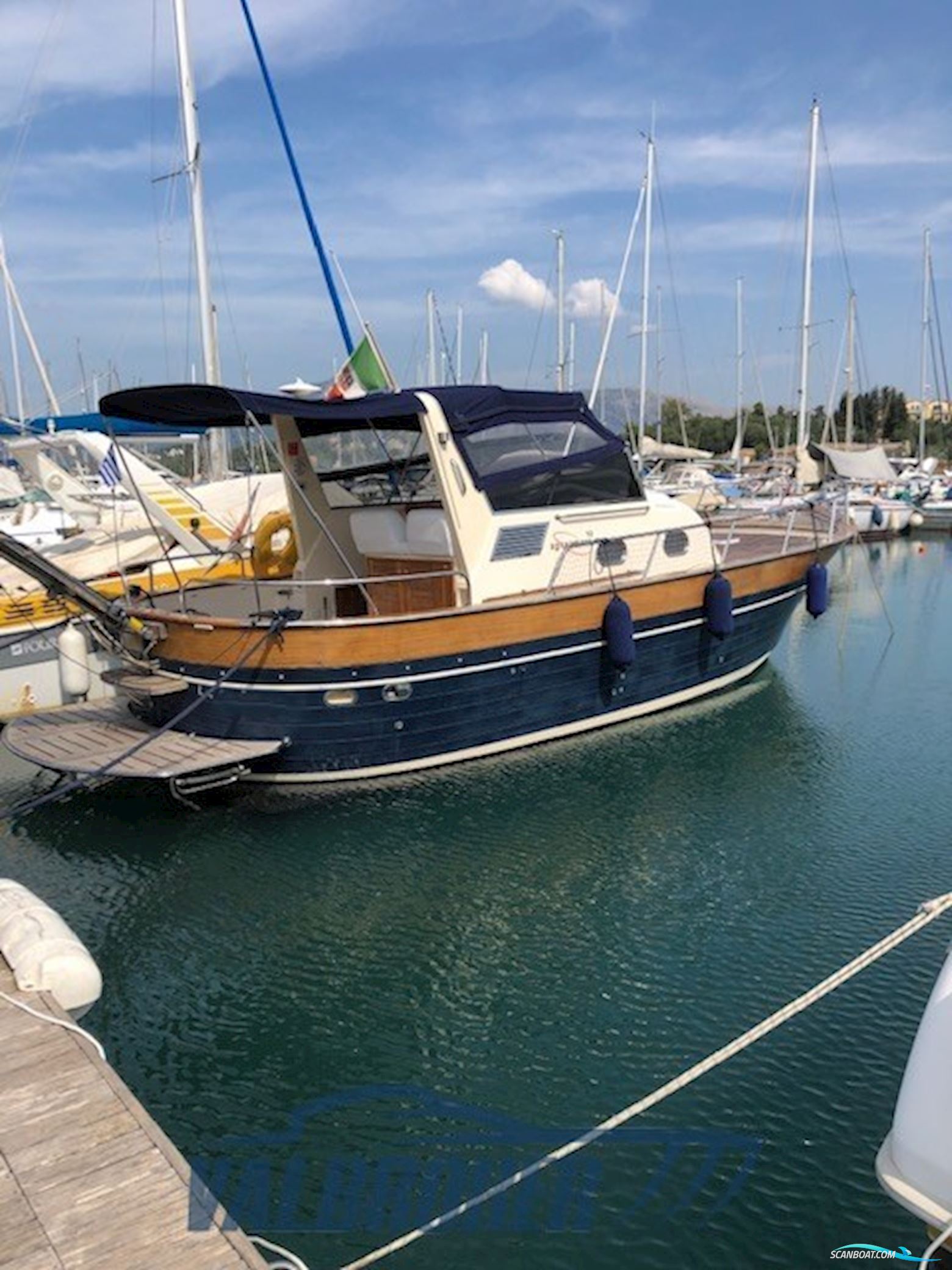 Apreamare Aprea 10 Semi Cabin