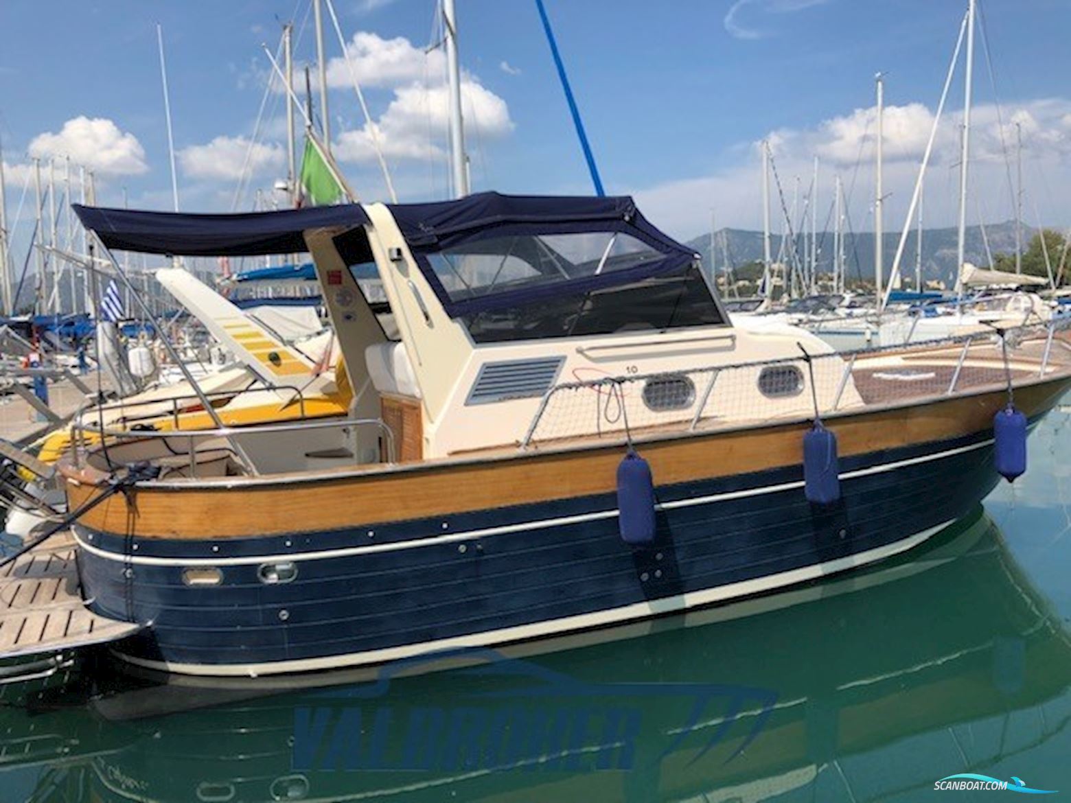 Apreamare Aprea 10 Semi Cabin