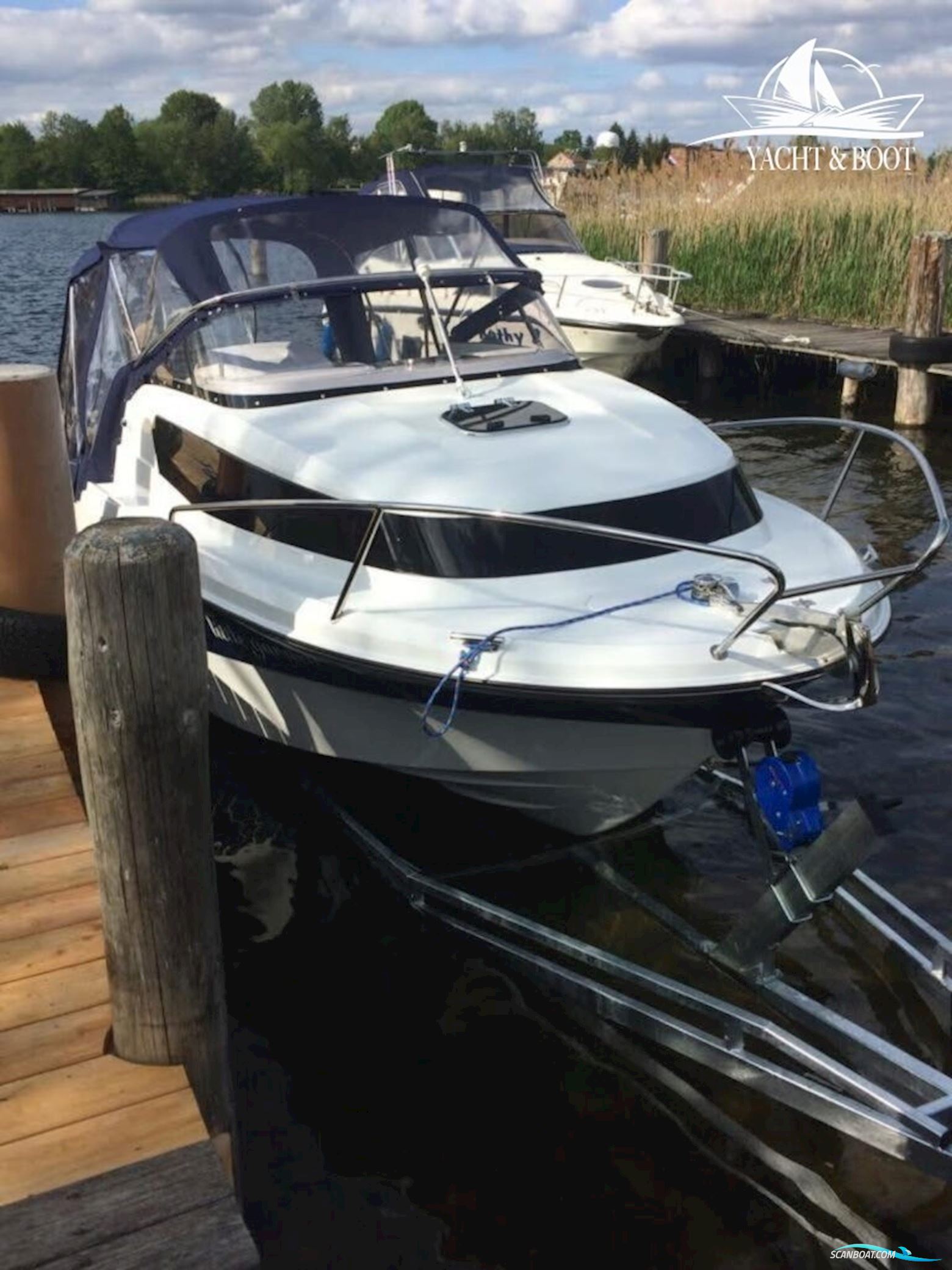 Aqua Royal 680 Cruiser