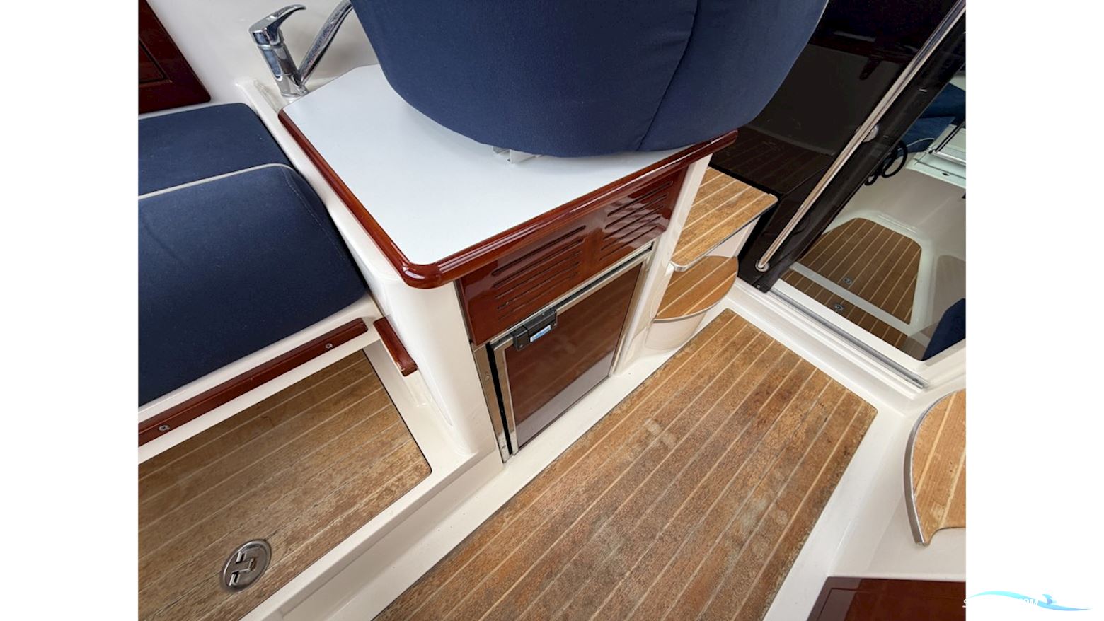 AQUADOR 23 HT