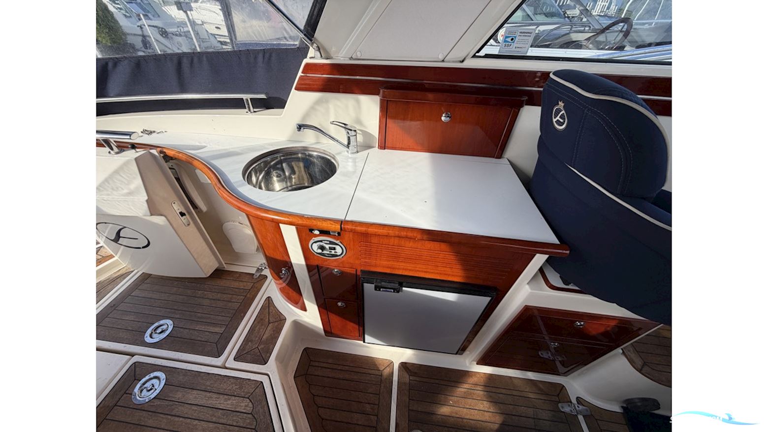 Aquador 28 DC