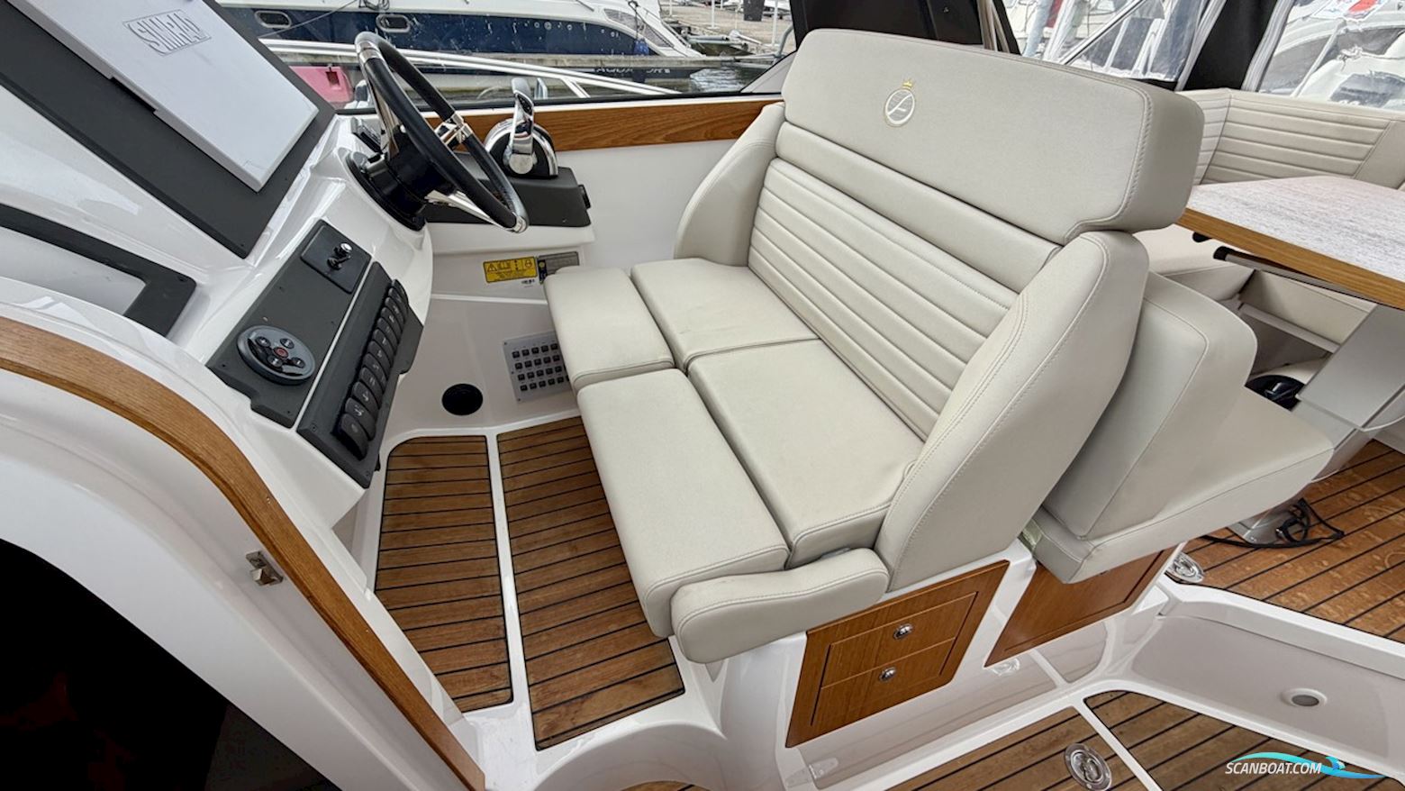 AQUADOR 28 HT