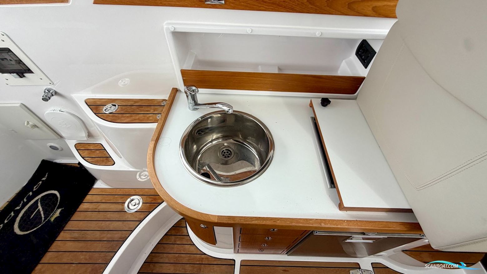 AQUADOR 28 HT