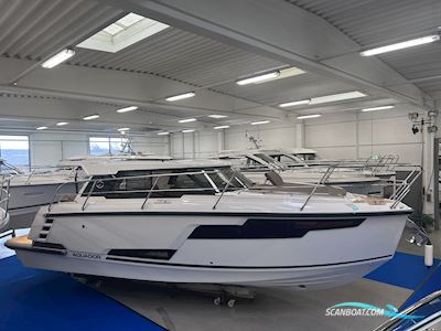 Aquador 300 HT Motorboot 2025, mit Mercury Diesel 3.0 V6 270 hk med Bravo III drev motor, Dänemark