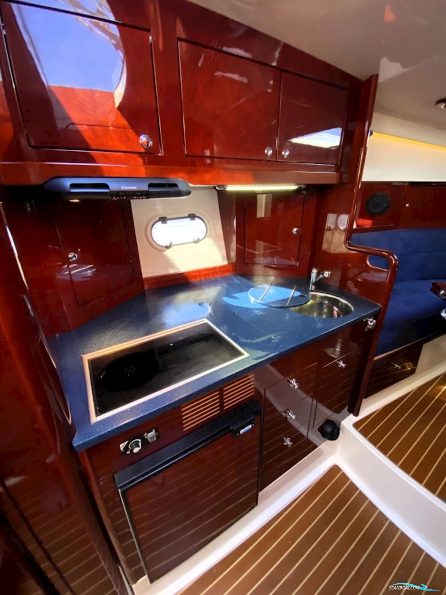 AQUADOR 33 HT