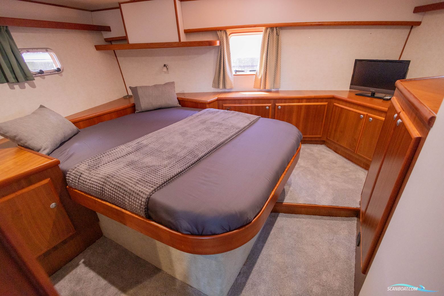 Aquanaut Drifter 1500 Pilot House