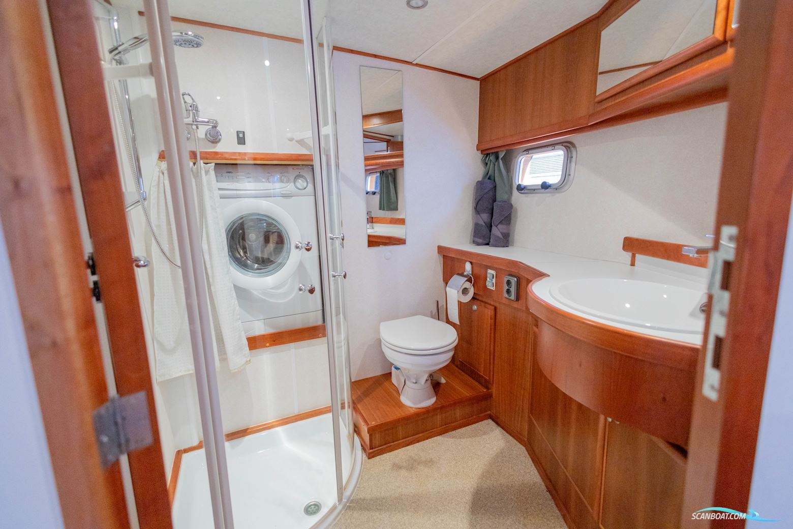 Aquanaut Drifter 1500 Pilot House