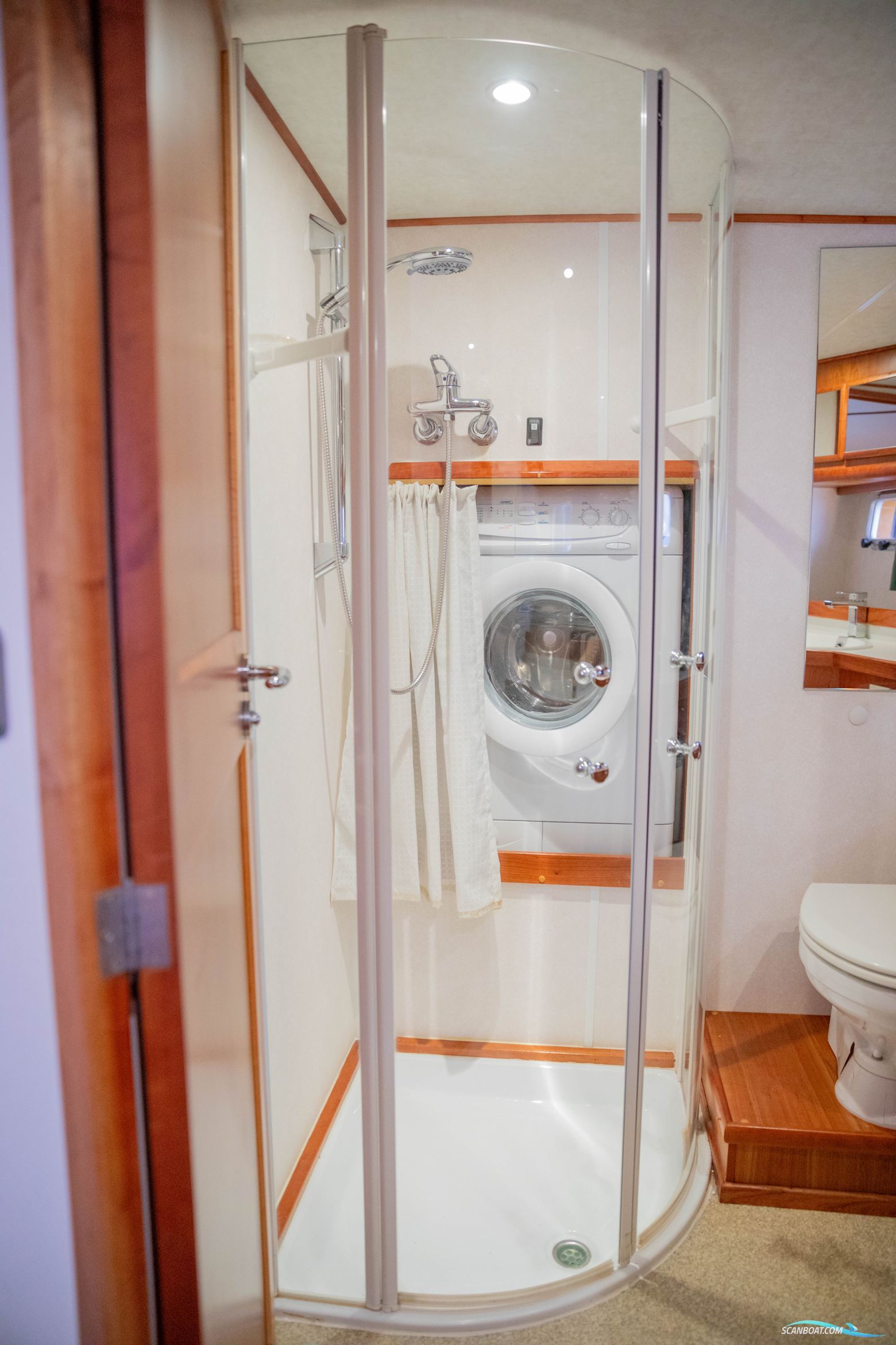 Aquanaut Drifter 1500 Pilot House