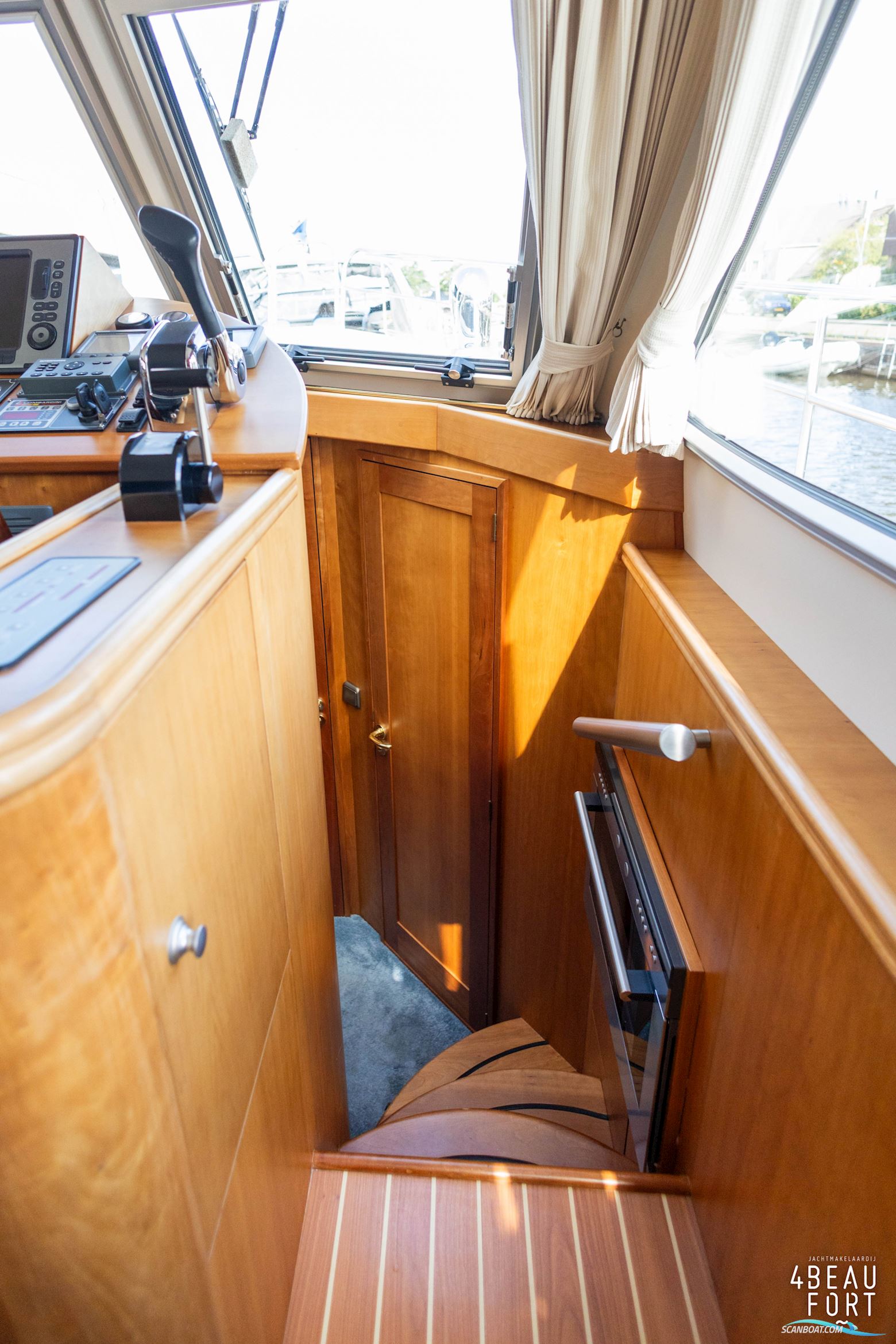 Aquanaut European Voyager 1300 II Admiraal uitvoering