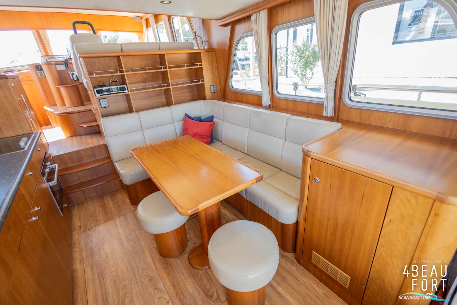 Aquanaut European Voyager 1300