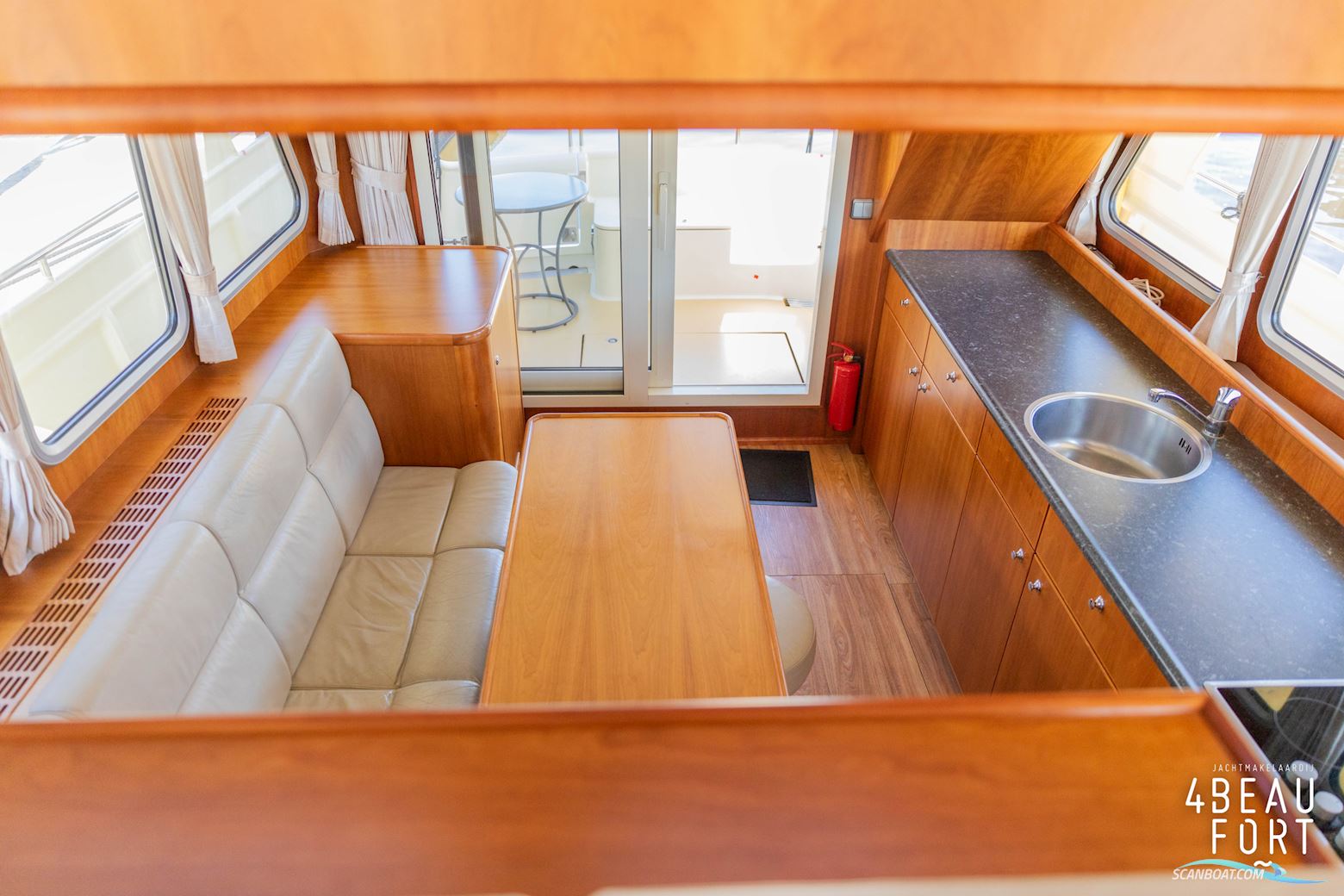 Aquanaut European Voyager 1300