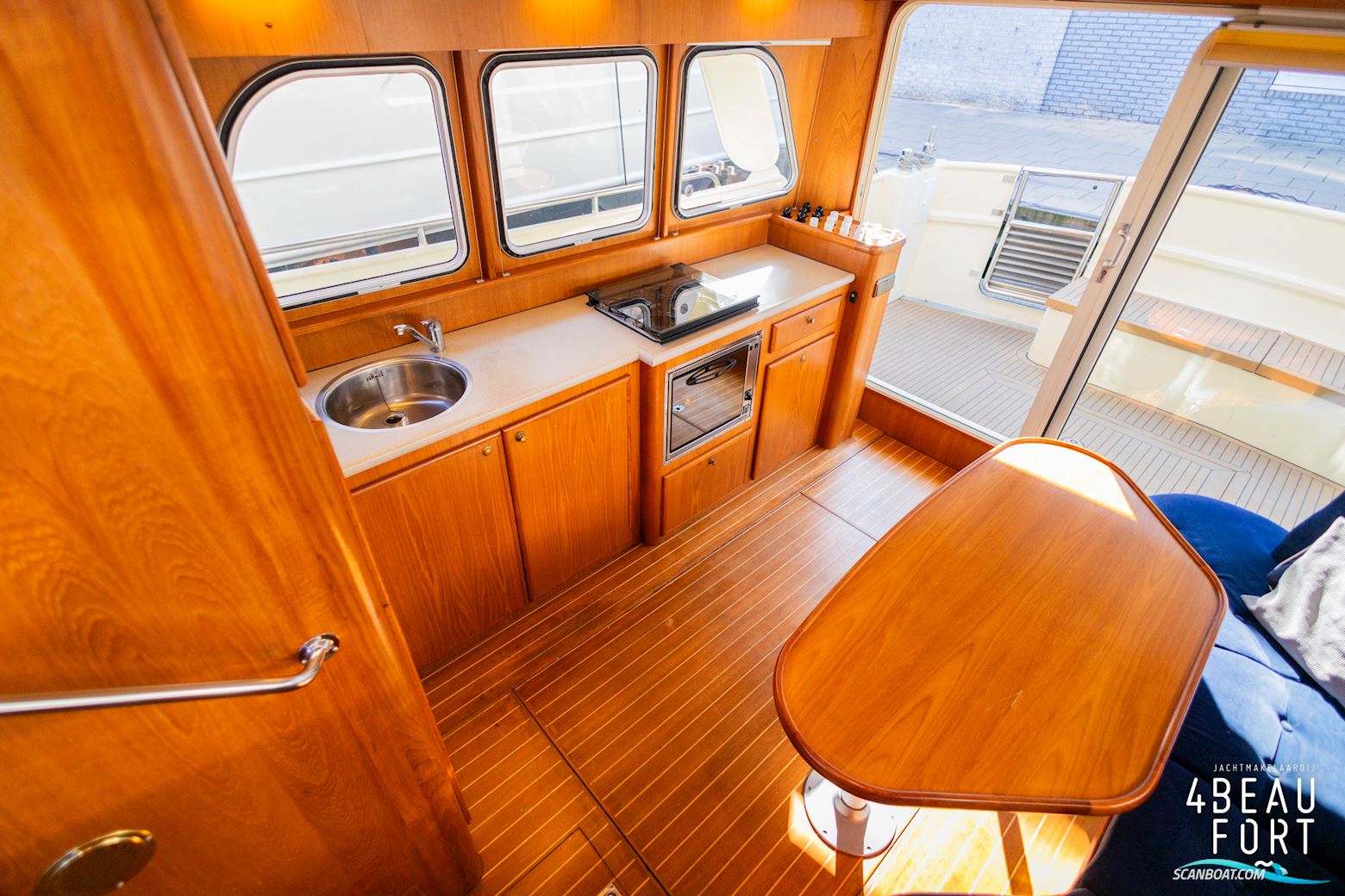 Aquanaut European Voyager 1300