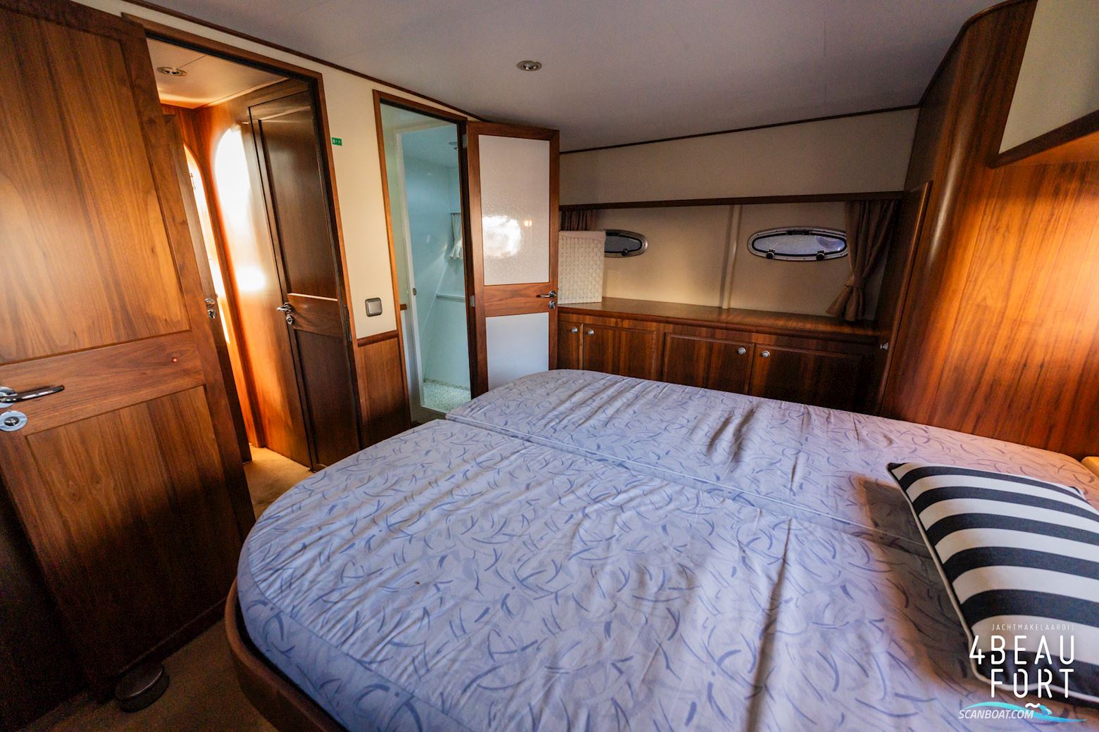 Aquanaut Privilege 1350