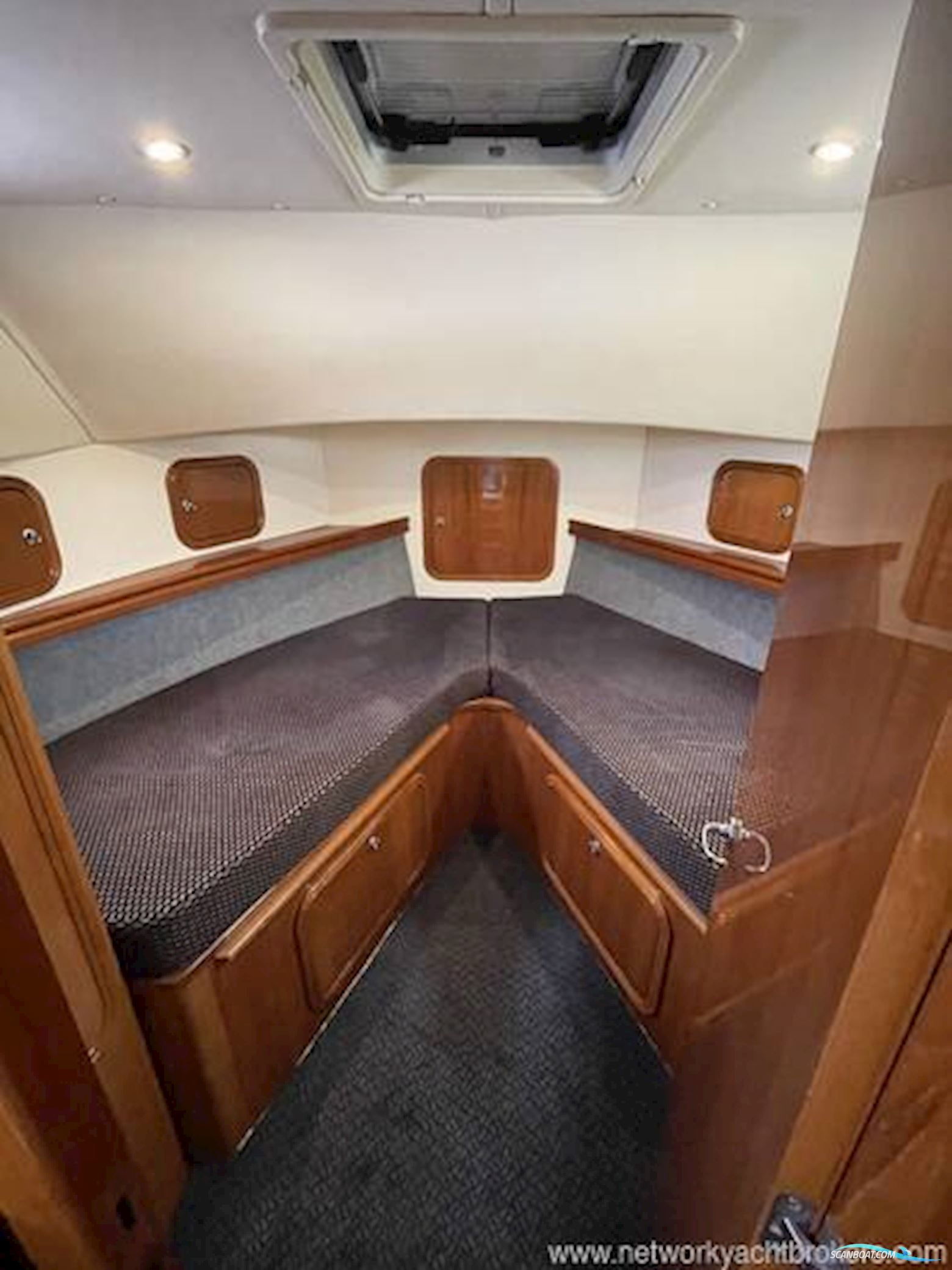 Aquastar 38 Aft Cabin