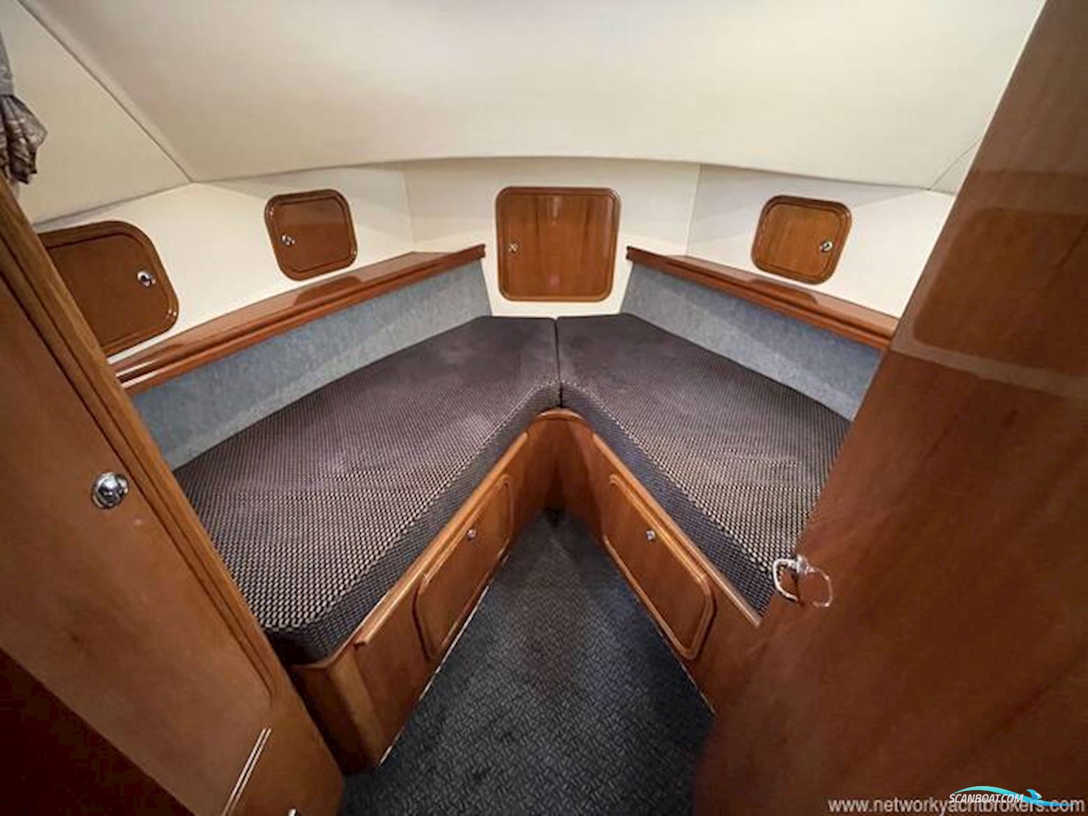 Aquastar 38 Aft Cabin