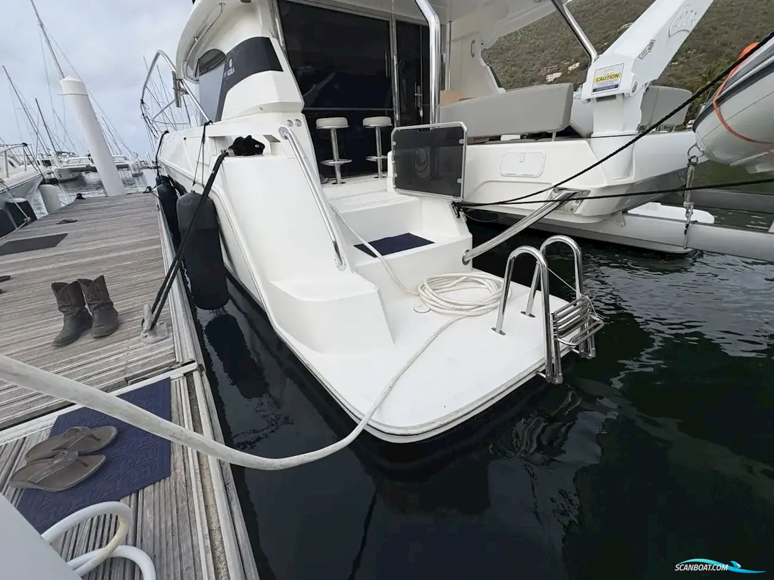 Aquila 44 Yacht