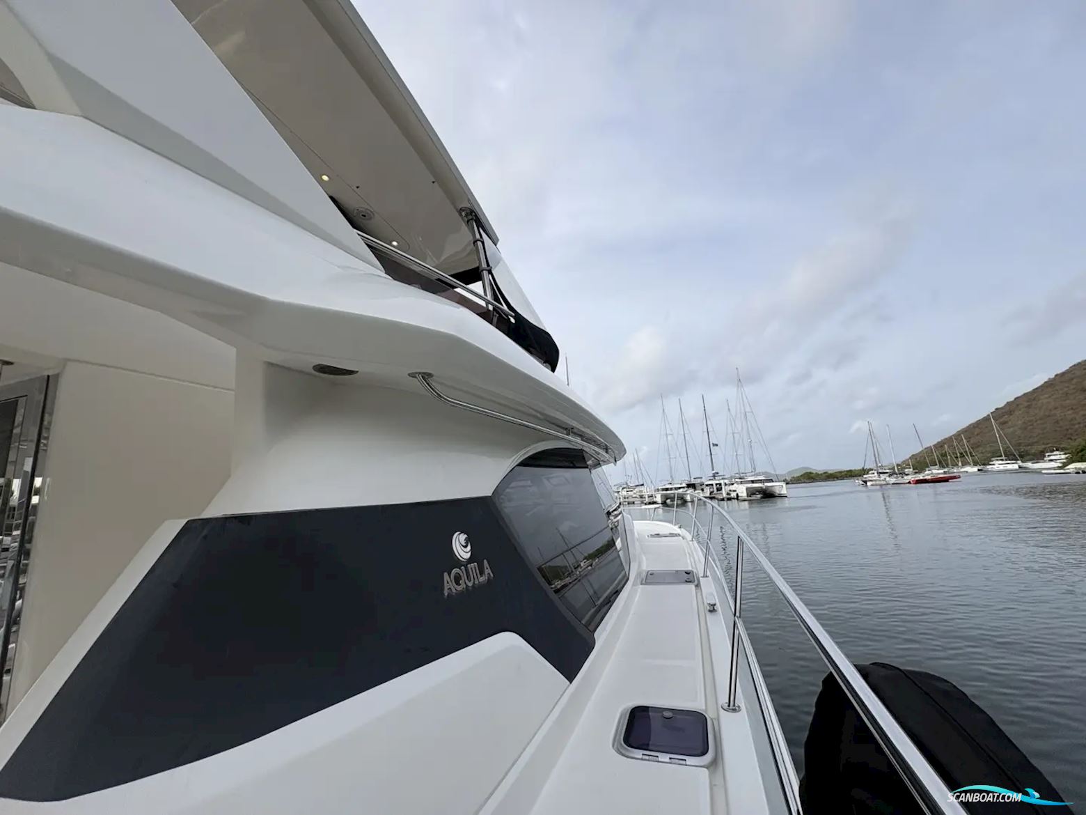 Aquila 44 Yacht