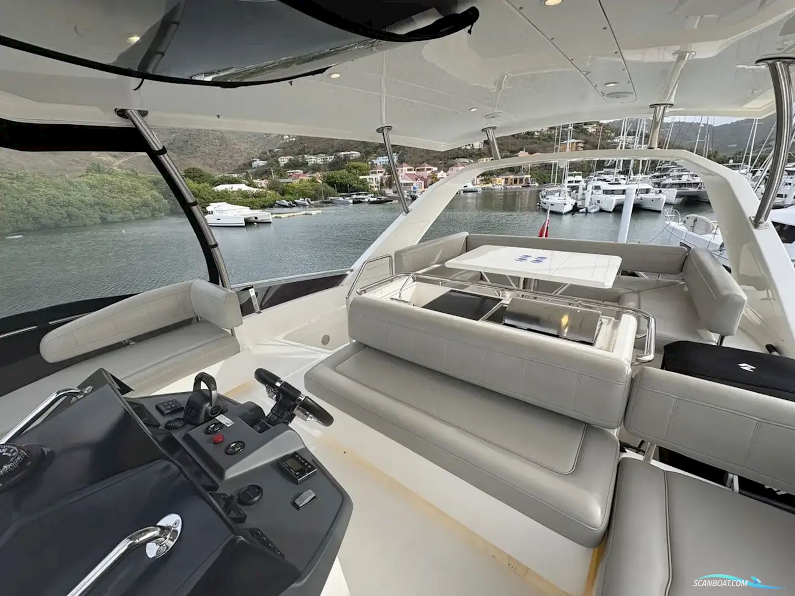 Aquila 44 Yacht