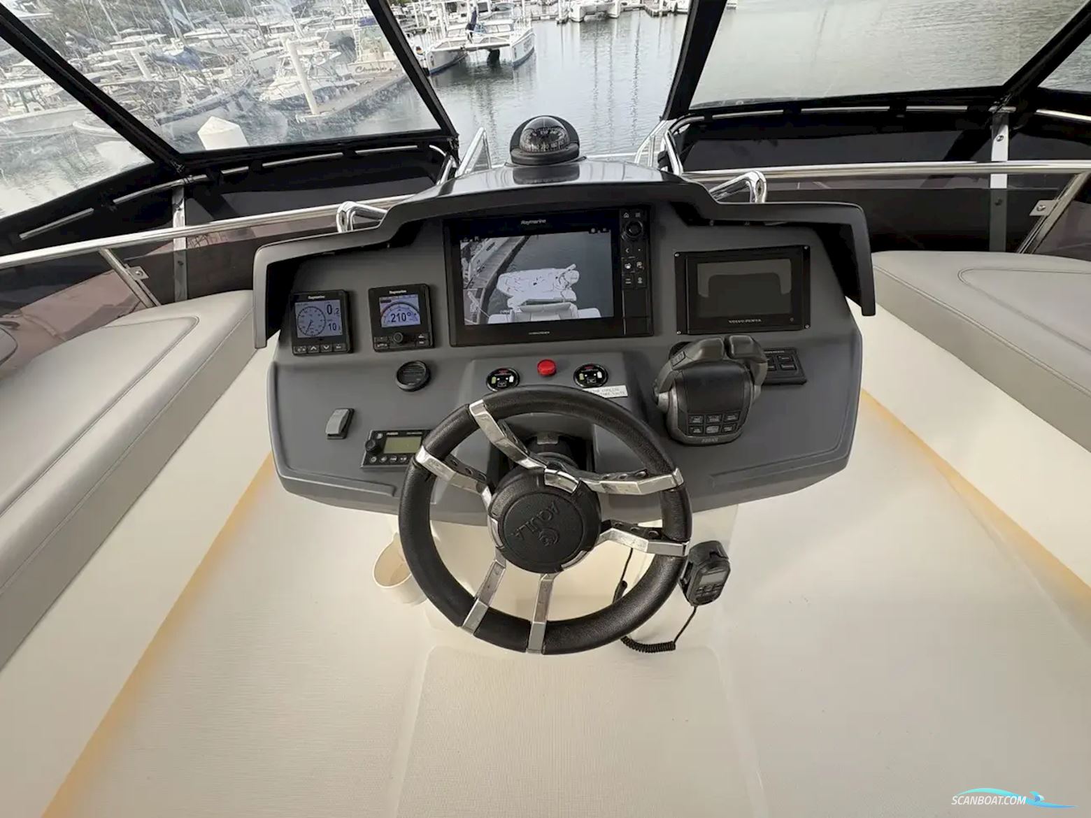 Aquila 44 Yacht