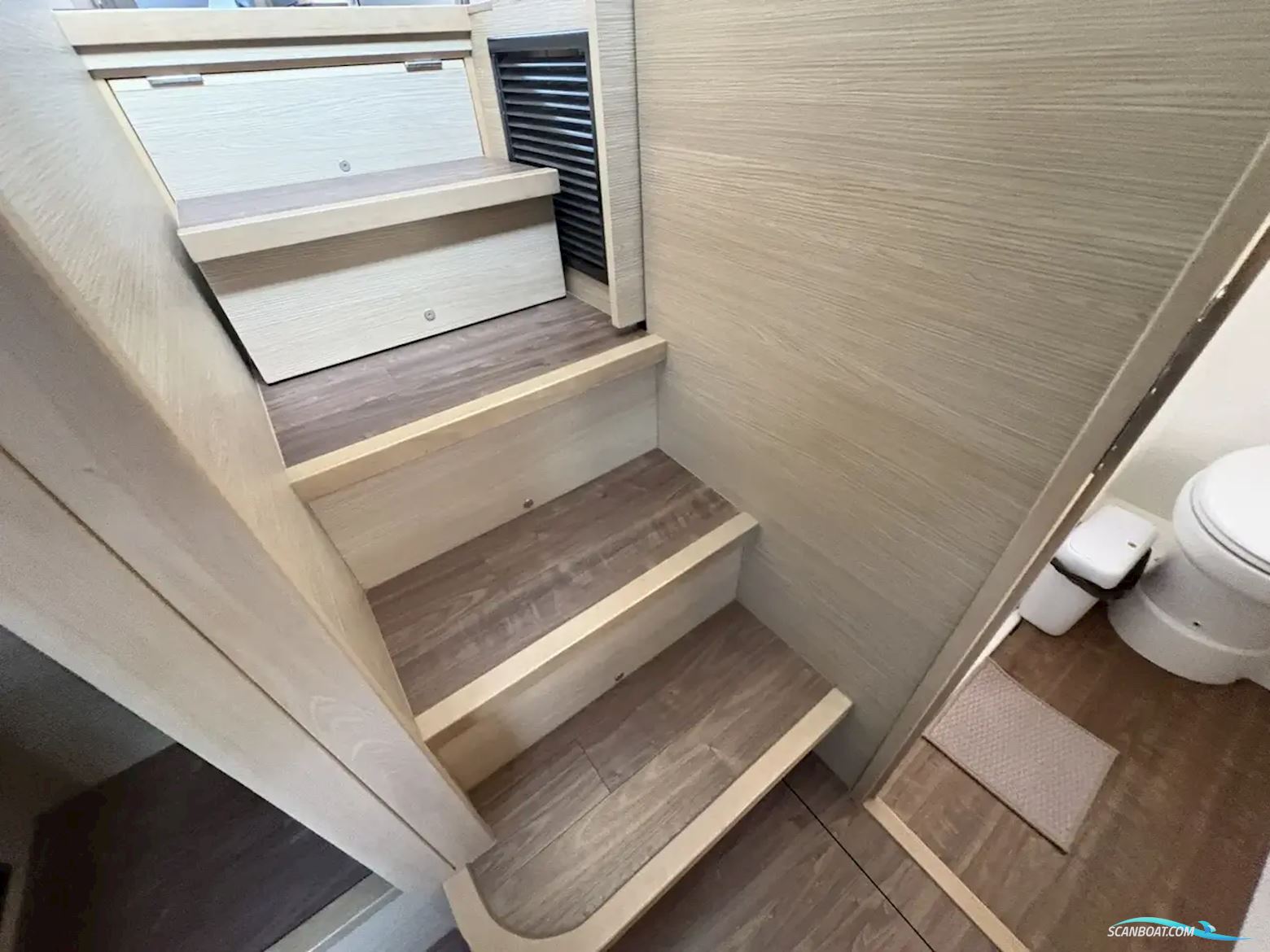 Aquila 44 Yacht