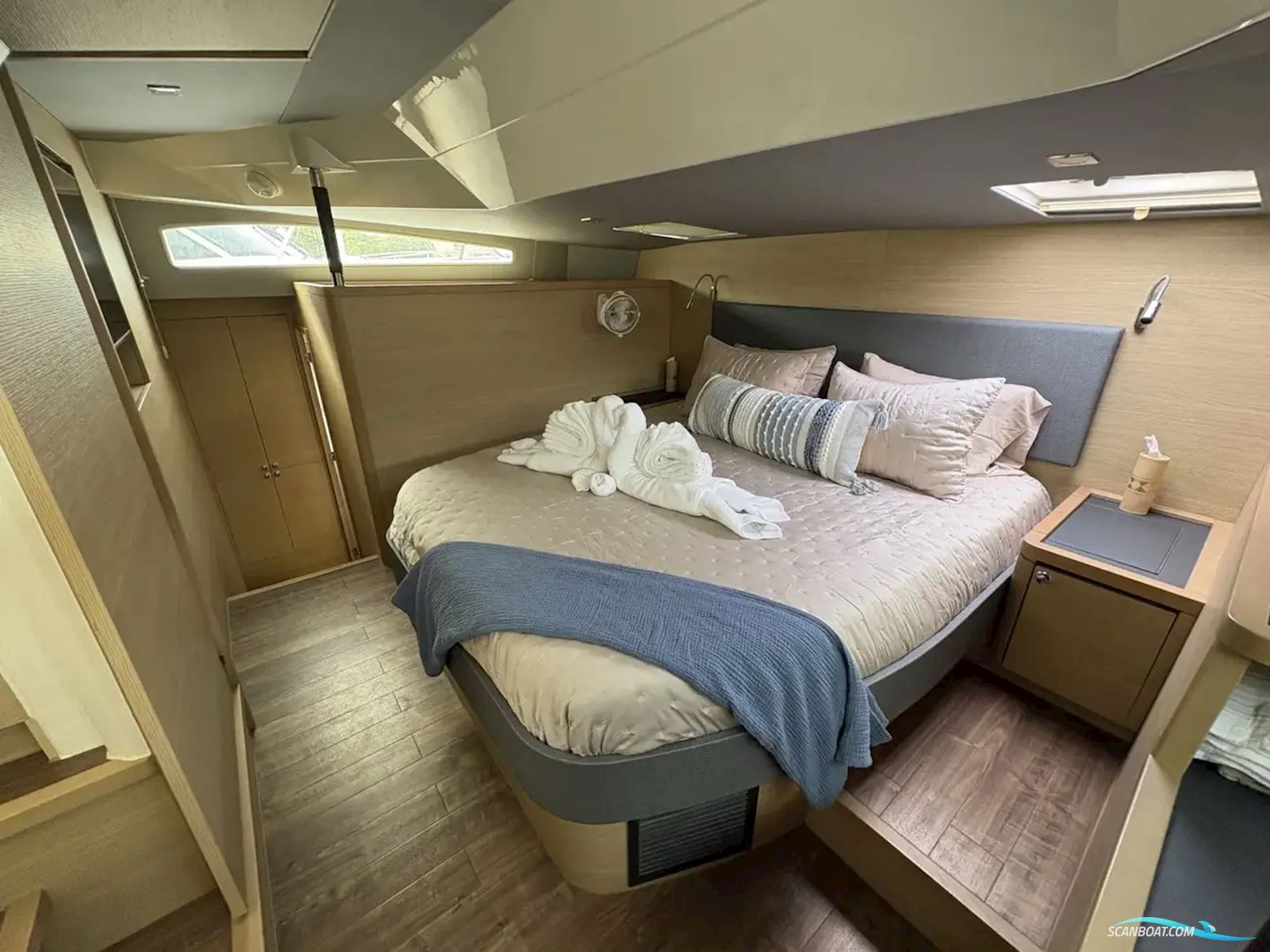 Aquila 44 Yacht