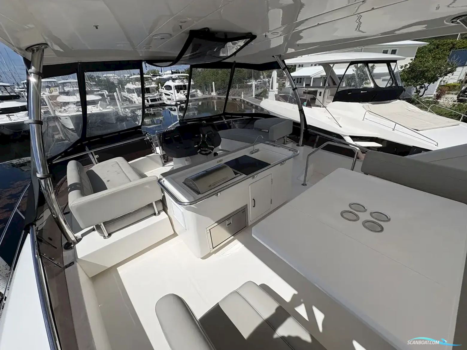Aquila 44 Yacht