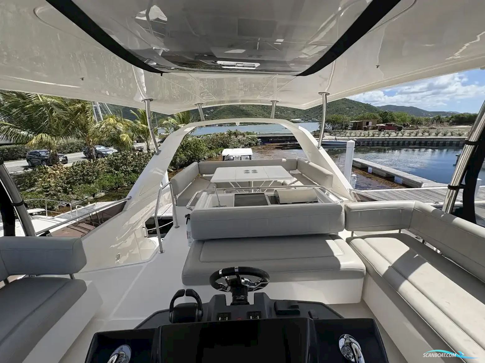 Aquila 44 Yacht