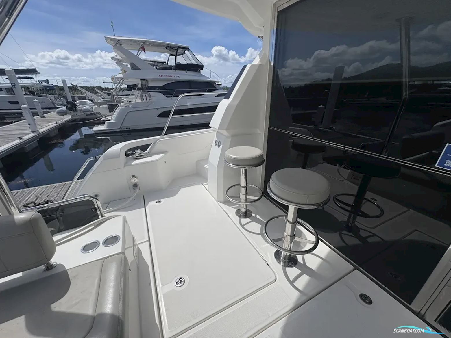 Aquila 44 Yacht