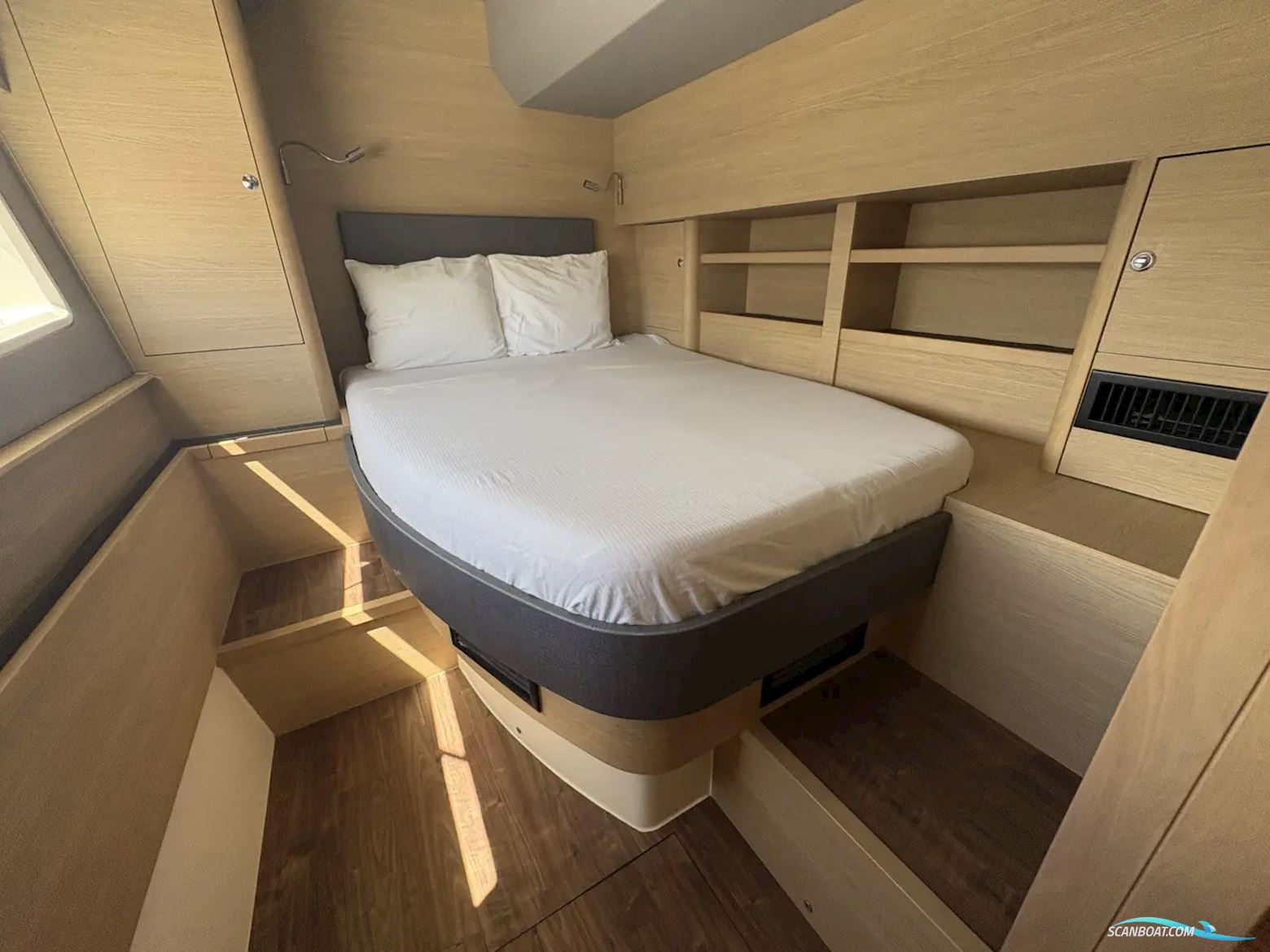 Aquila 44 Yacht