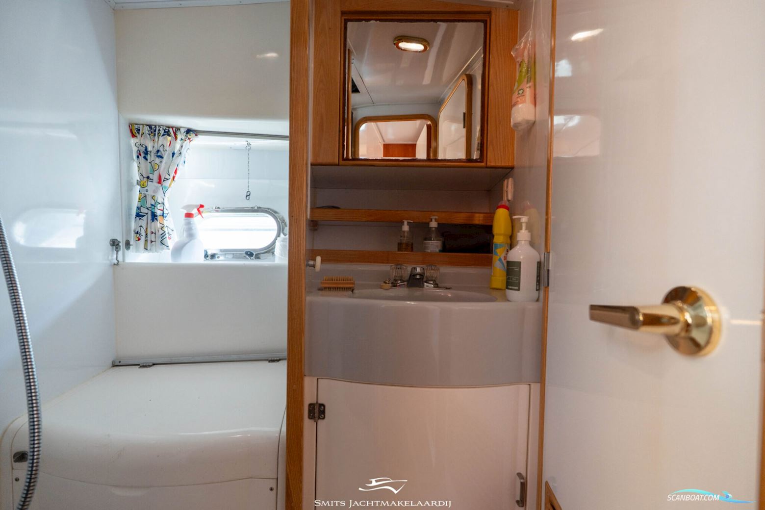 Astor 37 Flybridge