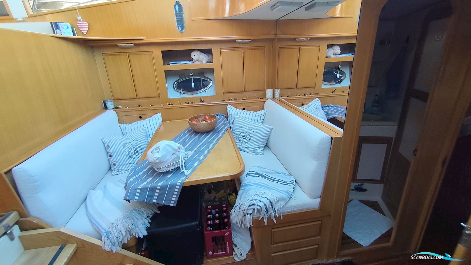 Astor 44