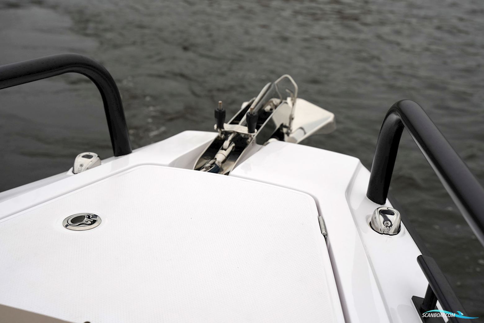 Axopar  28 Cabin