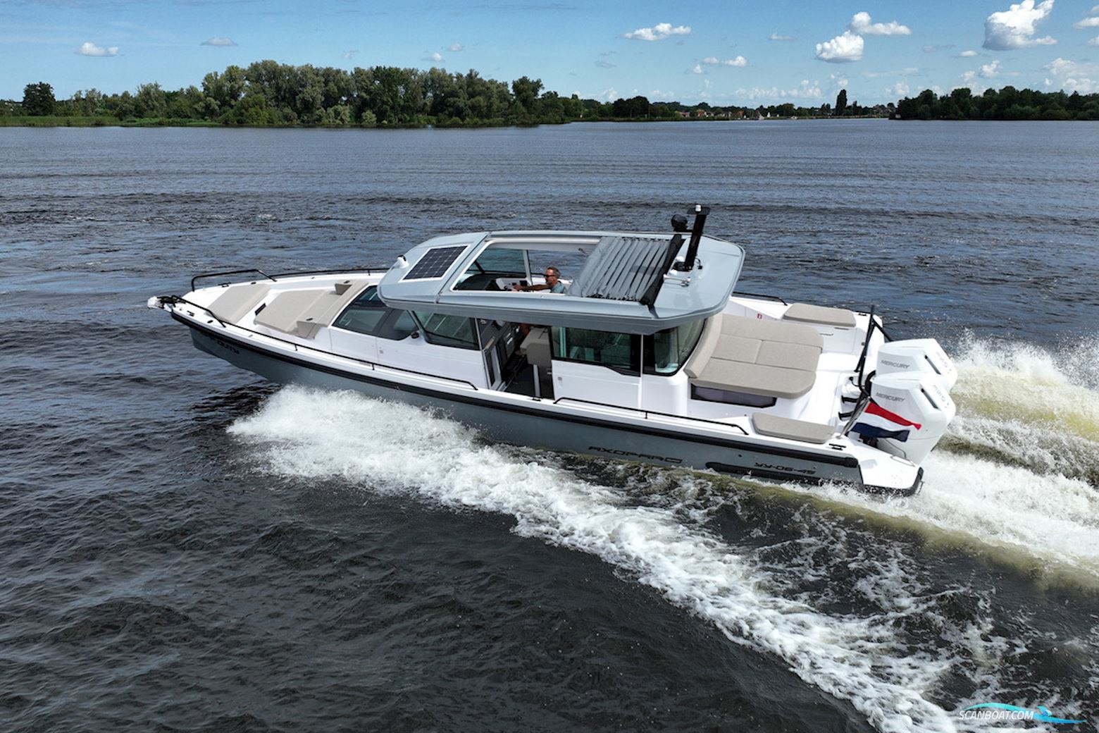 Axopar  37 XC Cross Cabin Mediterrana Edition