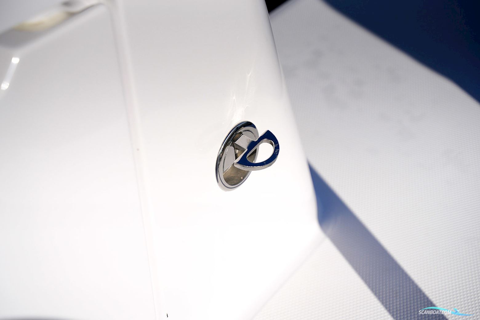 Axopar  37 XC Cross Cabin Mediterrana Edition