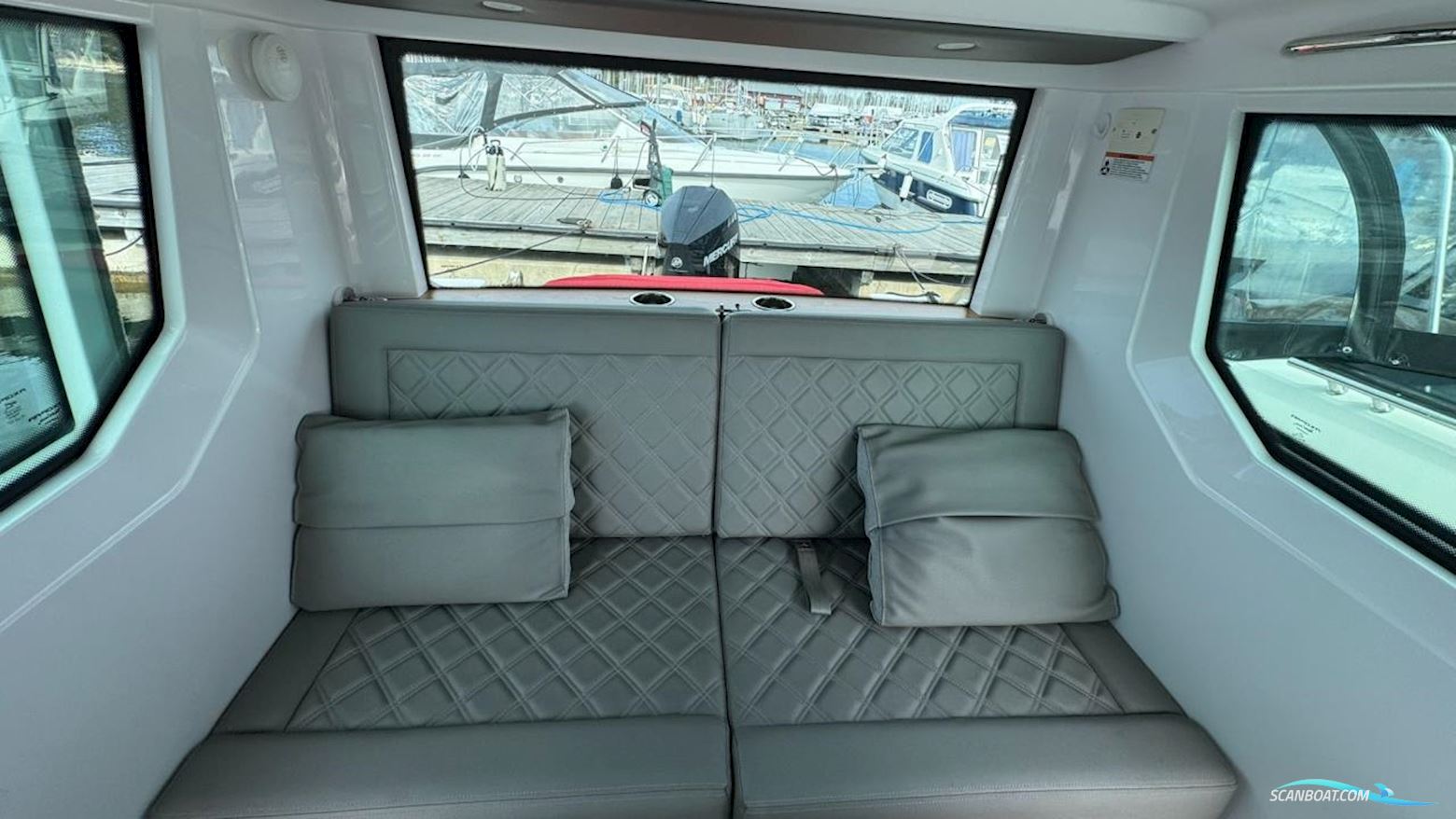 Axopar 28 Aft Cabin