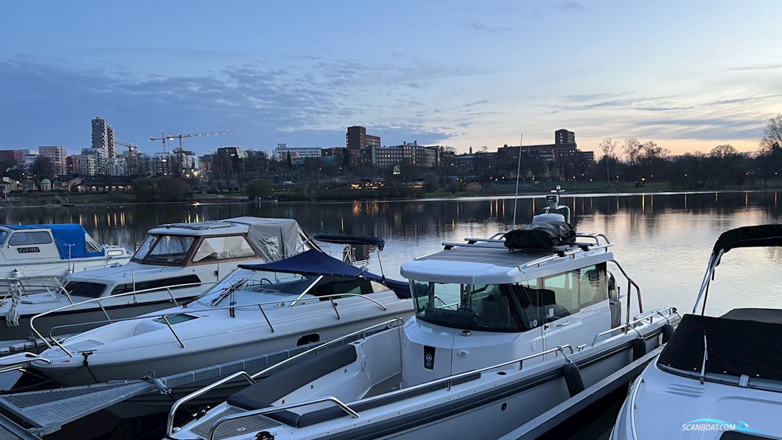 Axopar 28 Aft Cabin