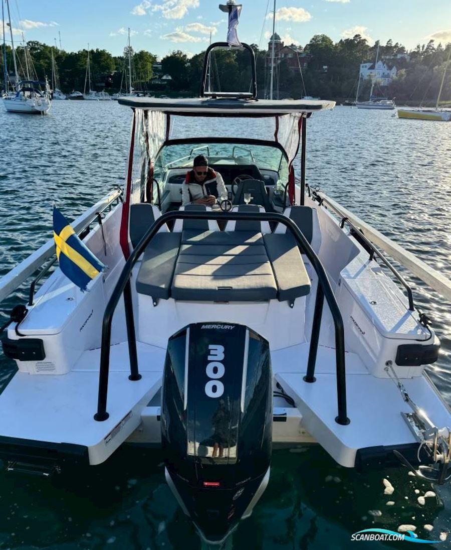 Axopar 28 Brabus T-Top