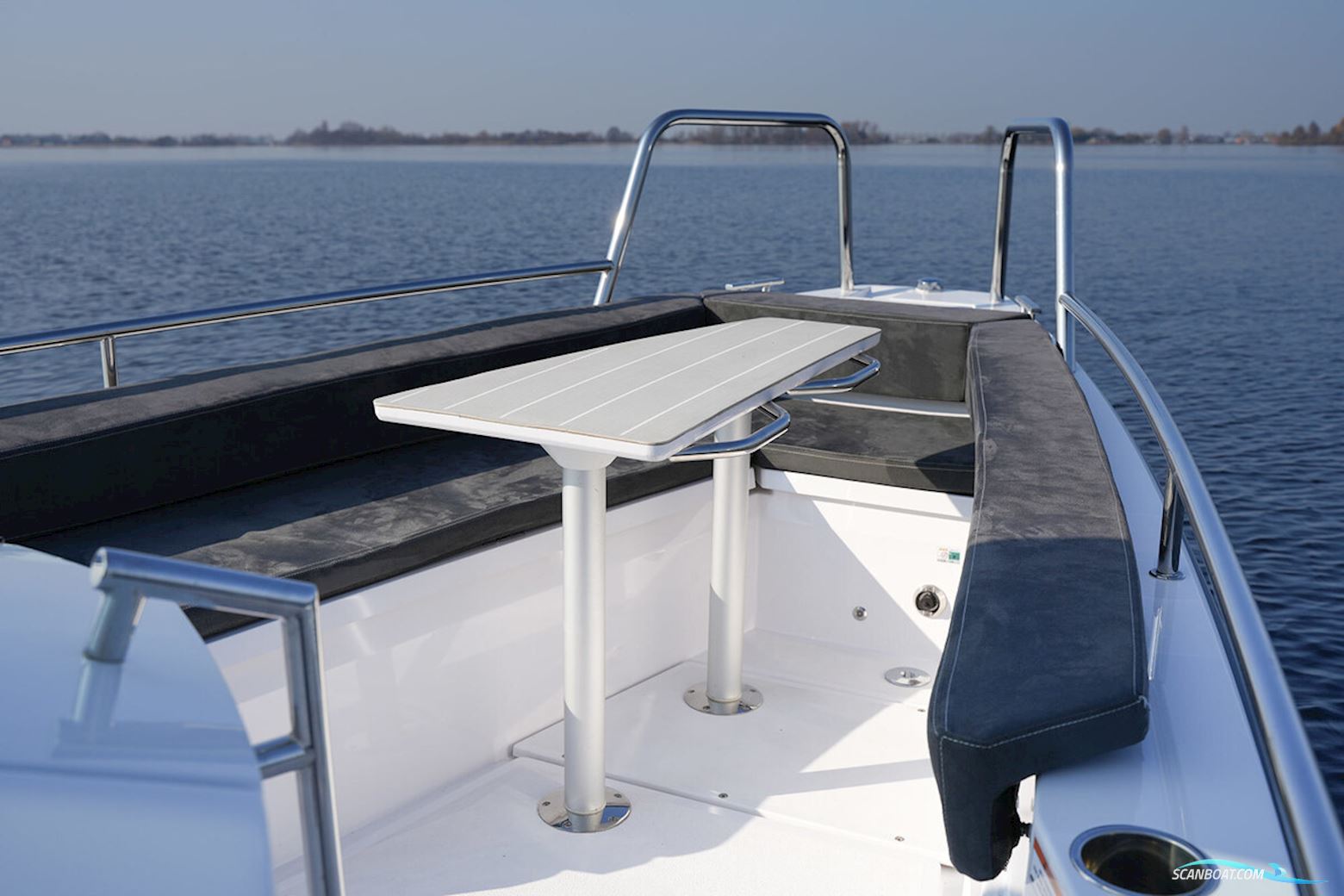 Axopar 28 Cabin - AC