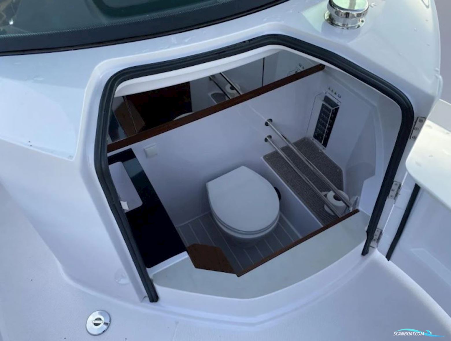 Axopar 28 Cabin Brabus Line