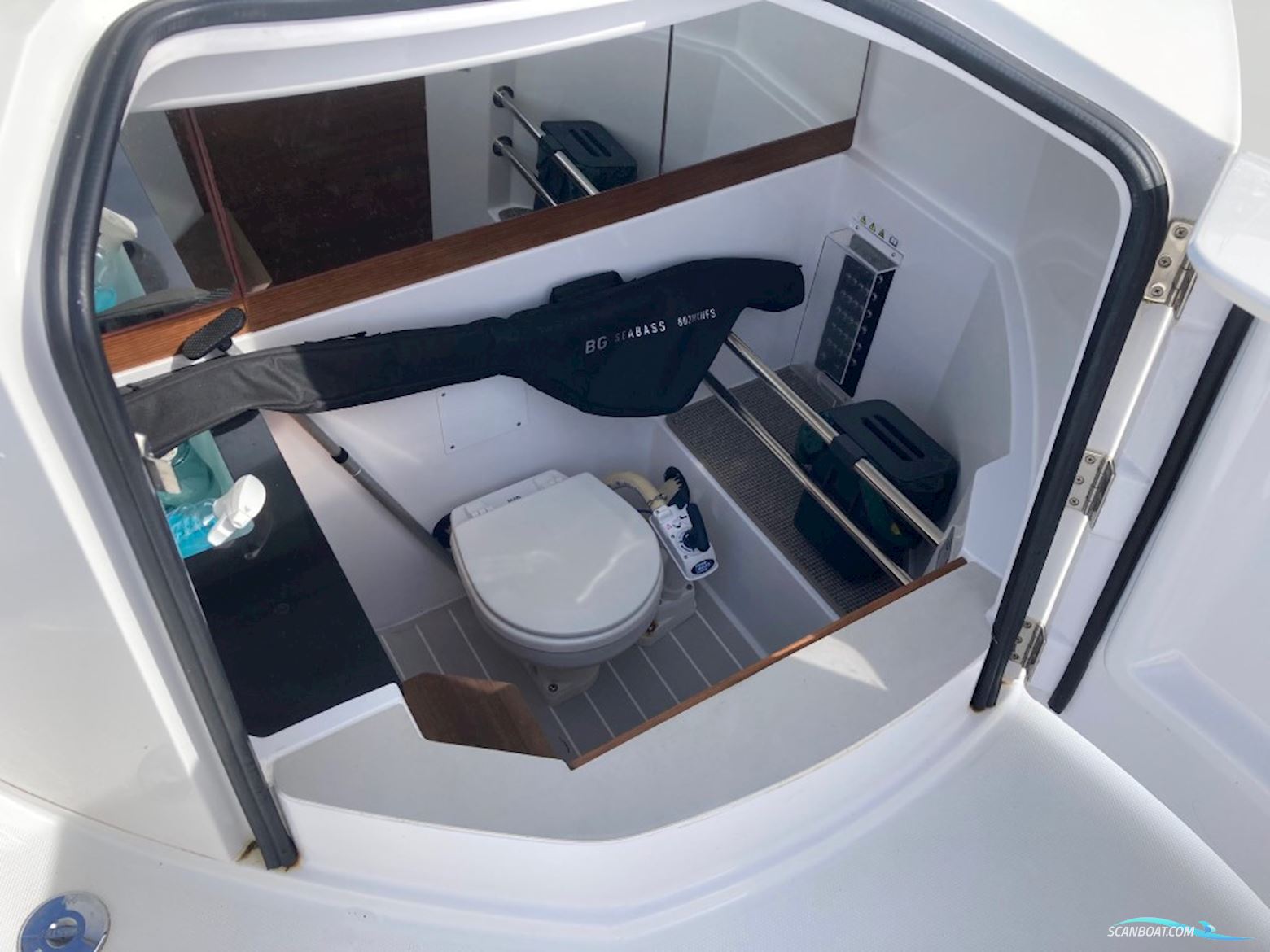 Axopar 28 Cabin Brabus Line