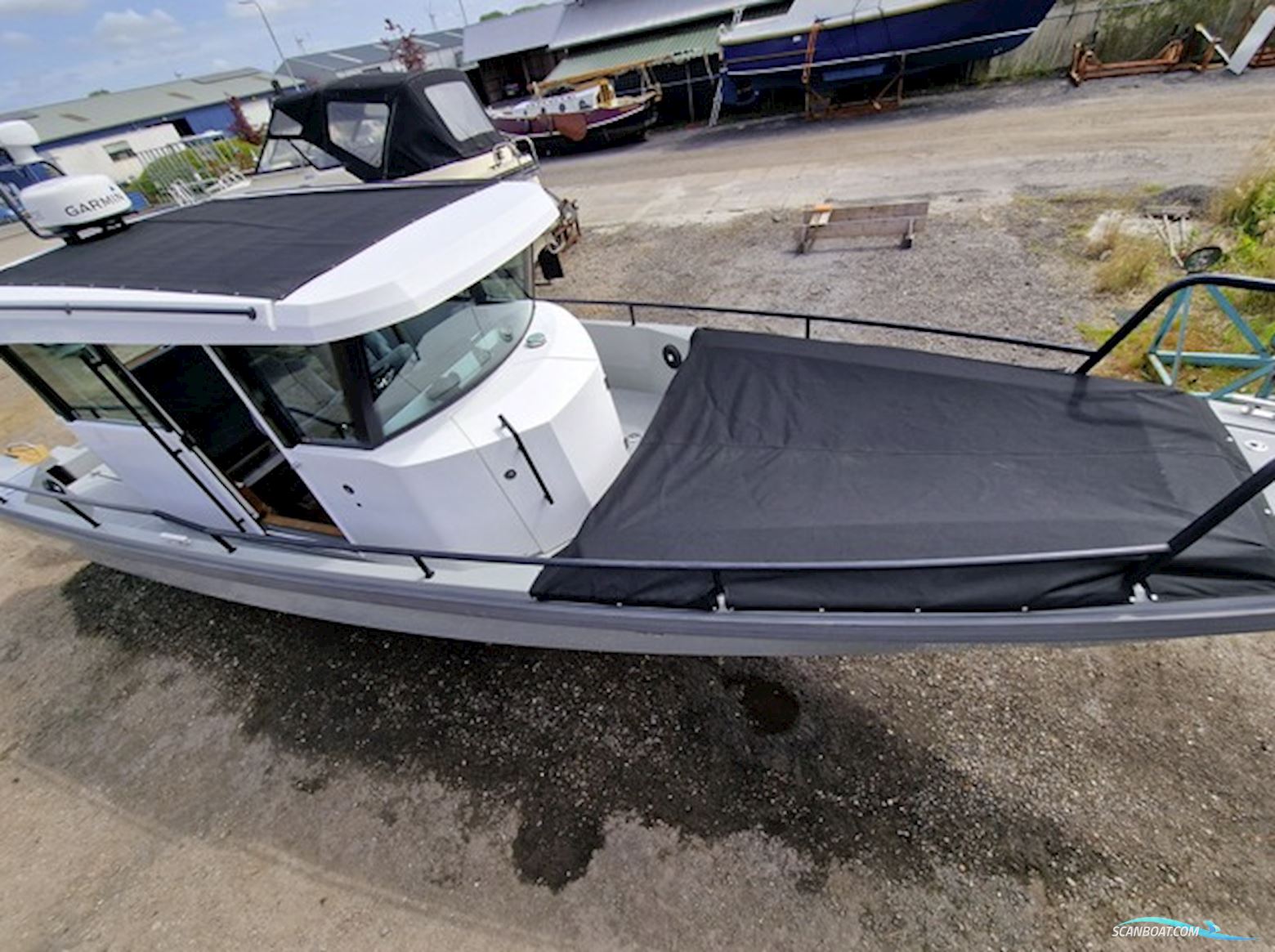 Axopar 28 Cabin R-Version