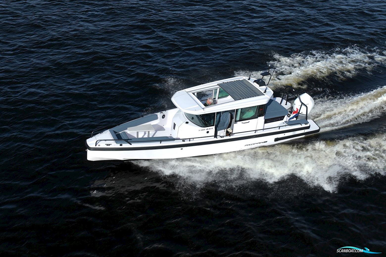 AXOPAR 28 Cabin