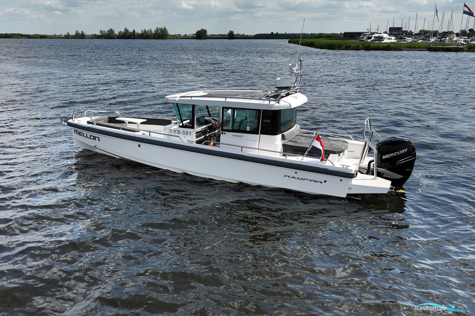 AXOPAR 28 Cabin
