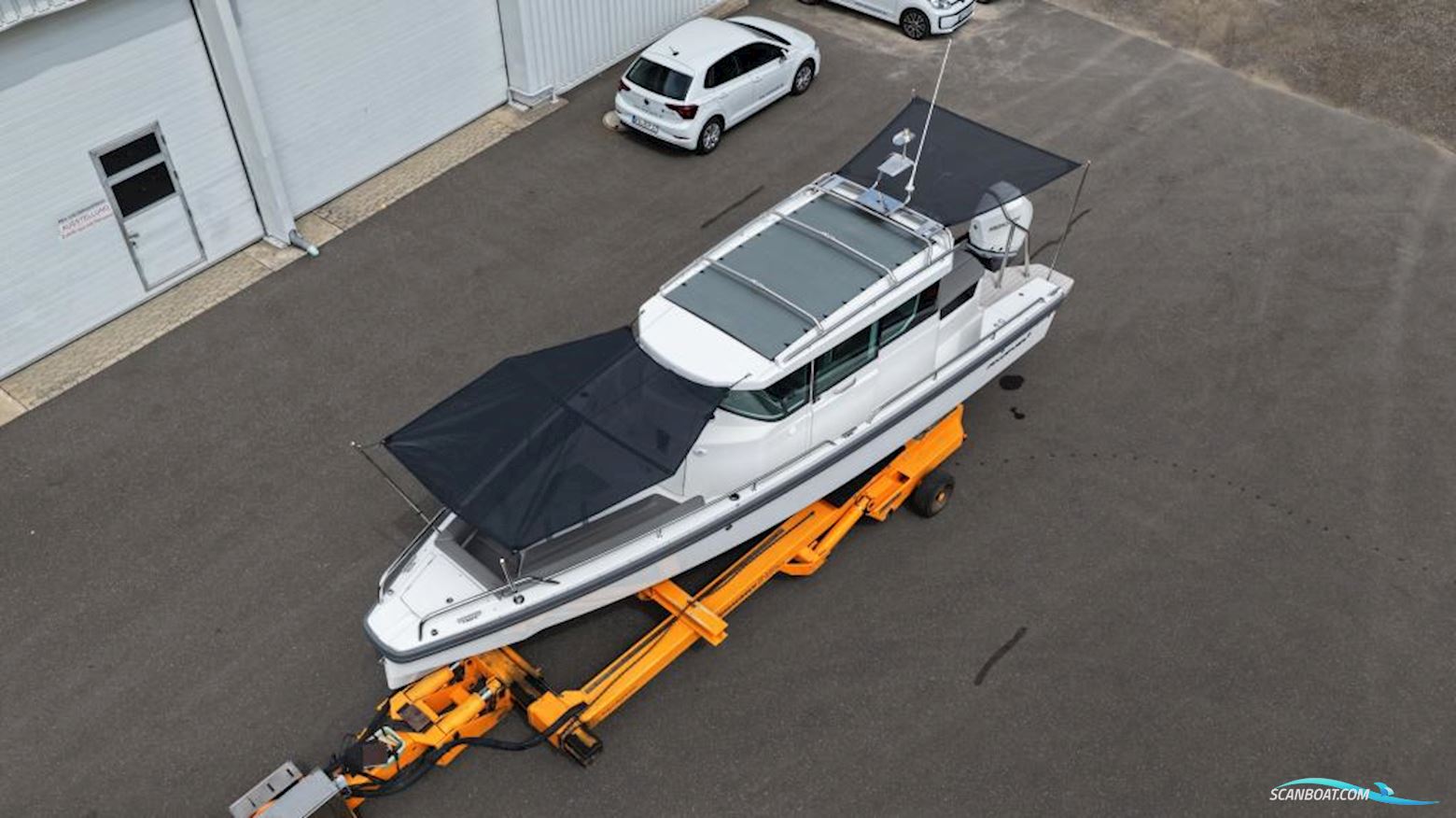 AXOPAR 28 Cabin