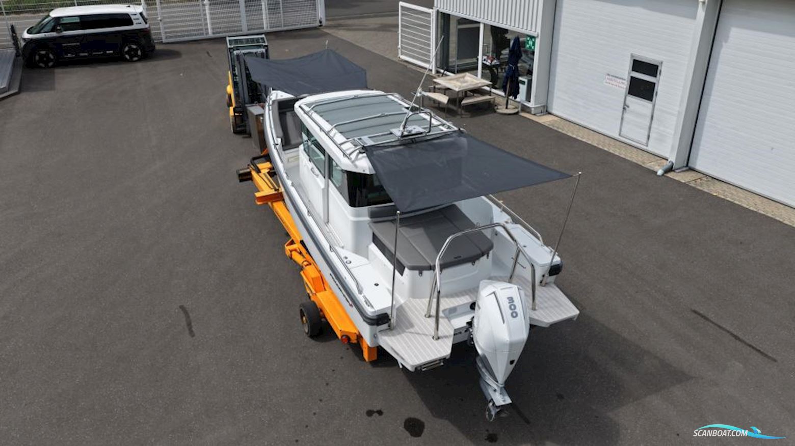 AXOPAR 28 Cabin
