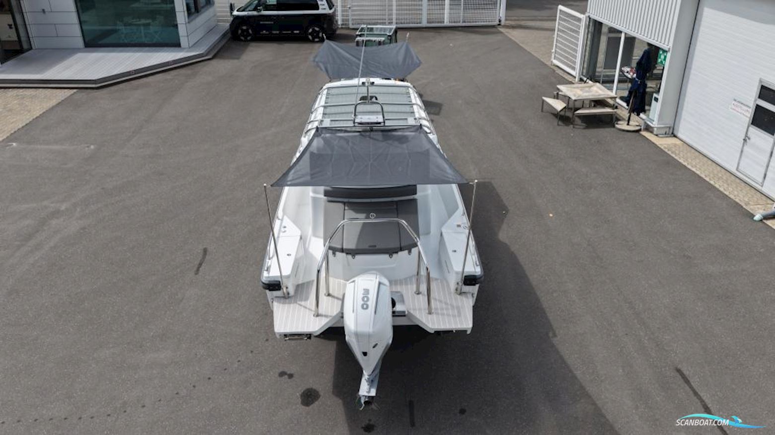 AXOPAR 28 Cabin