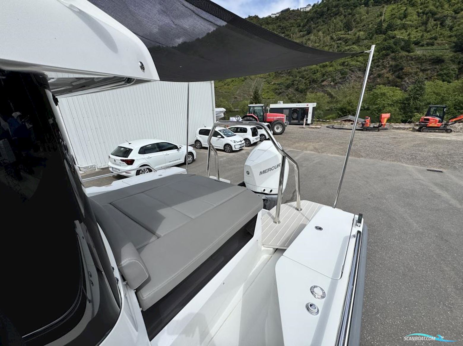 AXOPAR 28 Cabin