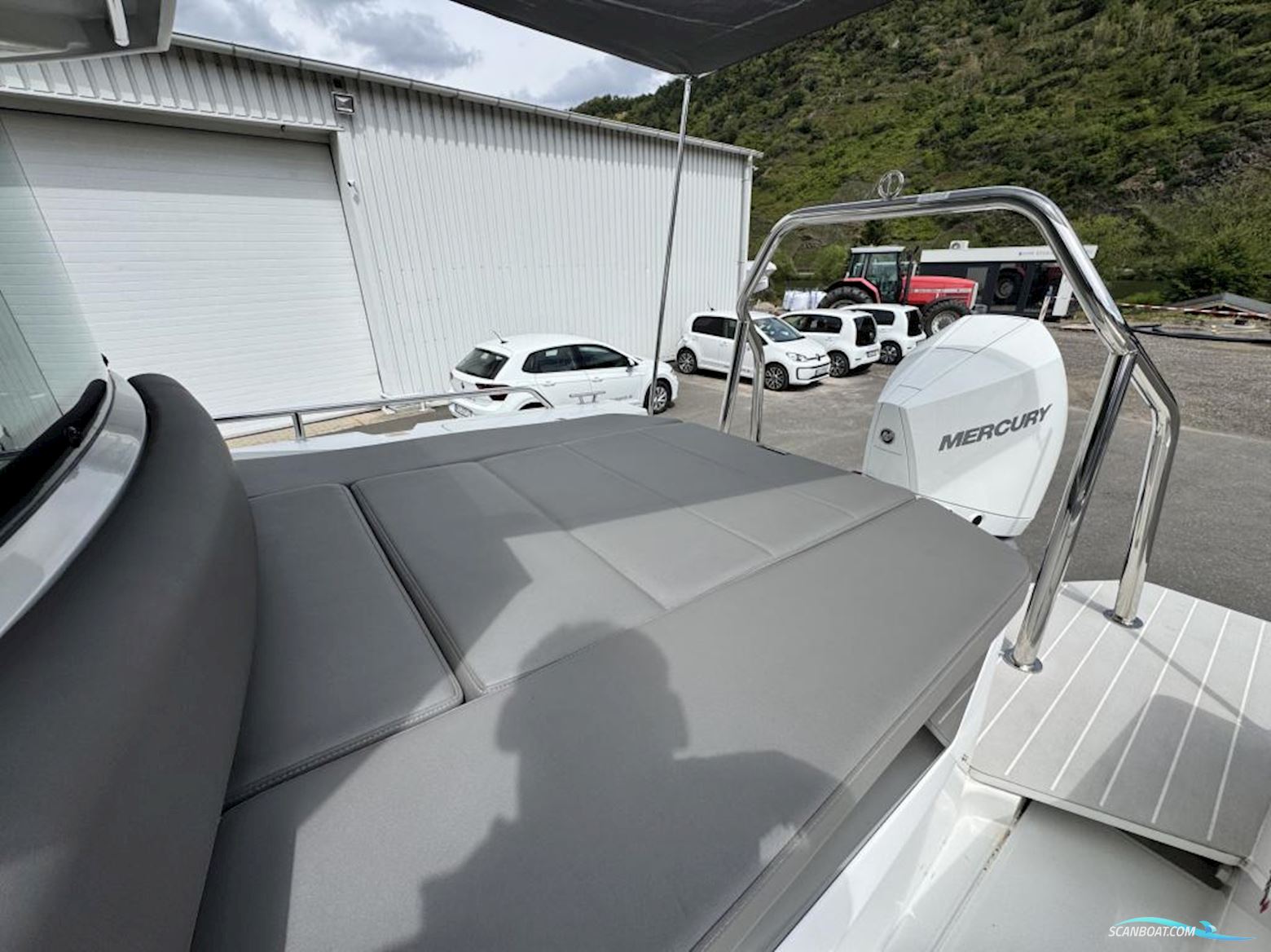 AXOPAR 28 Cabin